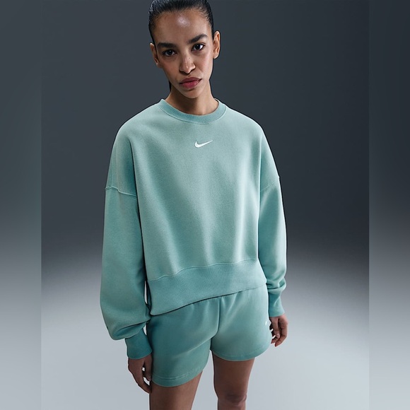 NWT Nike Women’s Sportswear Phoenix Fleece
Over-Oversized Crew-Neck Sweatshirt - Picture 1 of 5